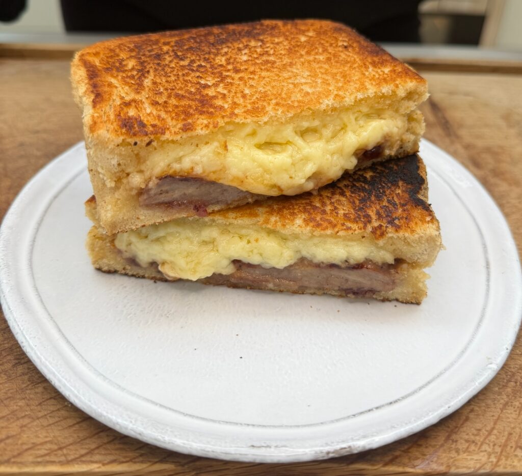 TURKEY SAUSAGE, CRANBERRY & CHEDDAR TOASTIE